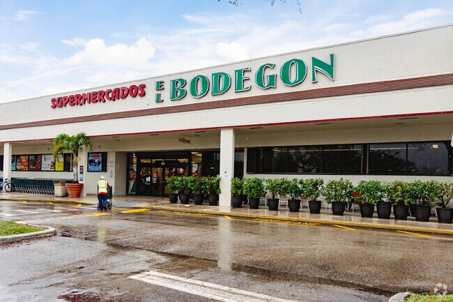 El Bogedon Grocery Store is a one-stop shop for Abbey Park residents.