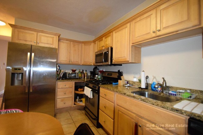93 Kilsyth Rd unit 1, Brighton, MA 02135 - photo 2