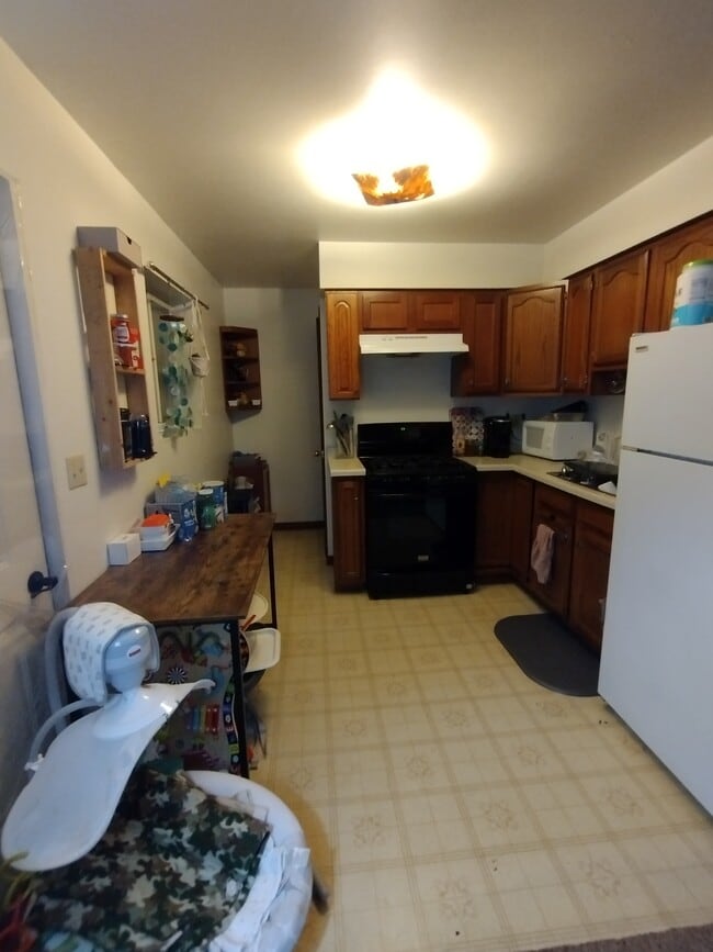 704 Ware St unit 2, Waupaca, WI 54981 - photo 6