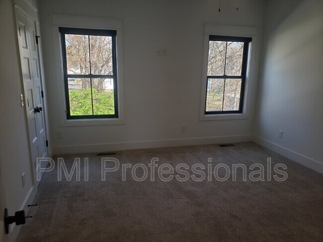 213 Mcauliffe St, Murfreesboro, TN 37130 - photo 6