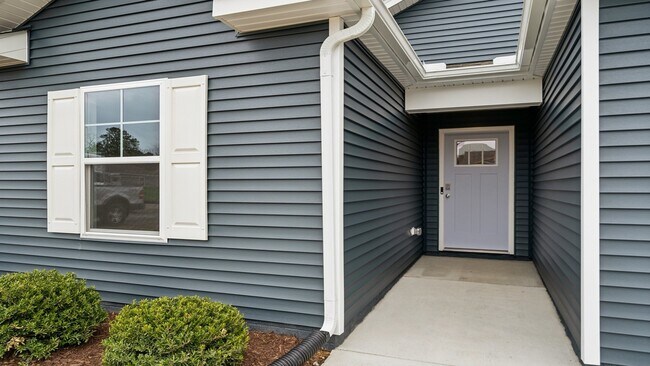 104 Byway Cir, Kilmarnock, VA 22482 - photo 5