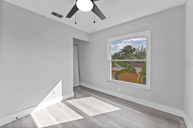 8737 N Tangerine Place, Tampa, FL 33617 - photo 6