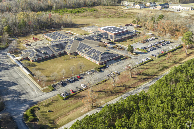 At Carrollton Elementary, students thrive by exploring a rich blend of academics and creativity.