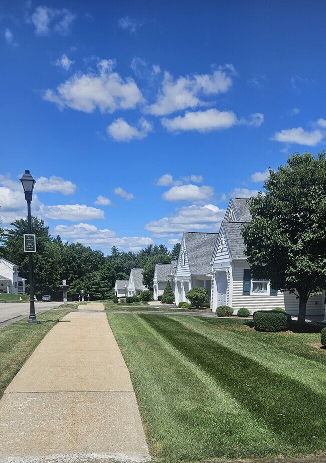 6 Bow Center Rd, Bow, NH 03304