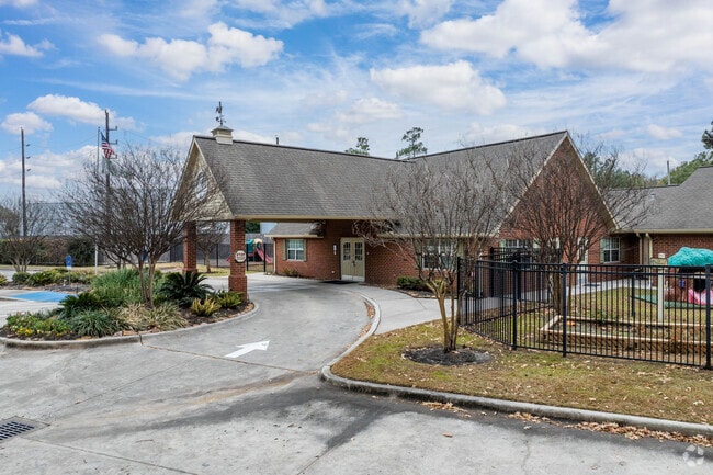 Primrose School of Atascocita is conveniently located off of Lake Houston Parkway.
