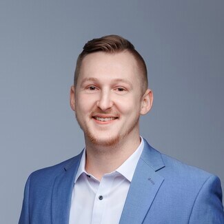 MARK NIKOLAYCHUK
