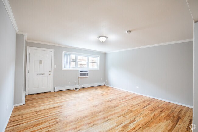 1 BR,1 BA - 769 SQ FT