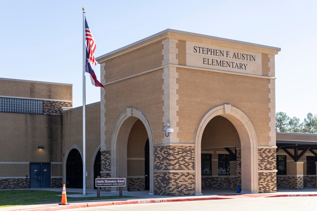 The Front entrance of Austin Elementary School receives hundreds of eager students a day.