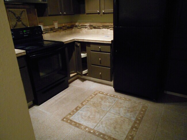 9000 Bissonnet St unit 1004, Houston, TX 77074 - photo 5