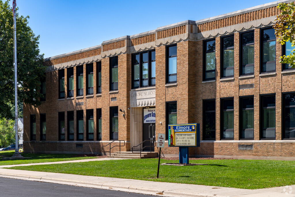 Elmore Elementary is a Title 1 school tucked in the northwest corner of Green Bay.