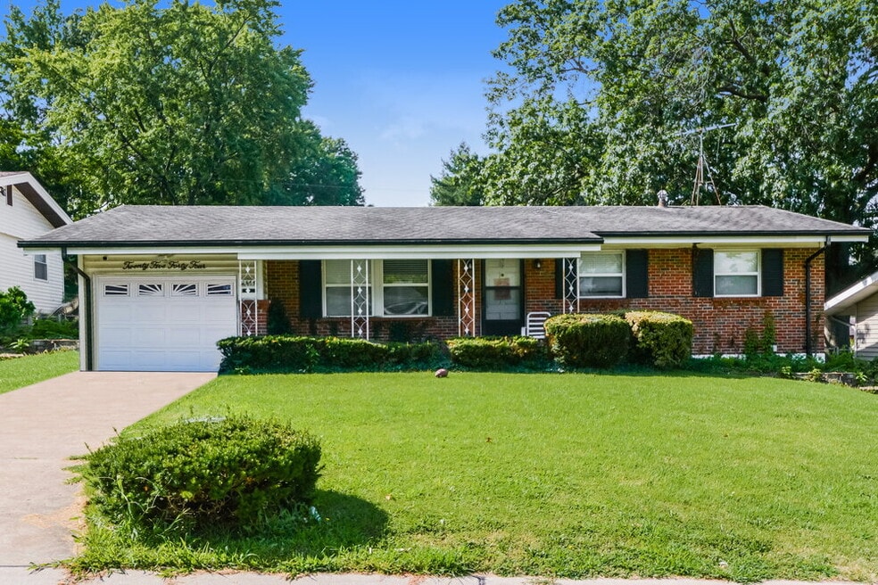 2544 Netherton Dr, Saint Louis, MO 63136 - photo 1