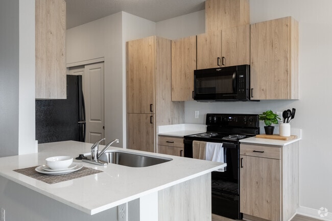 1BR, 1BA - 728 SF