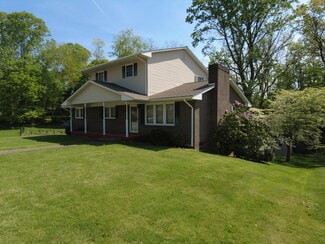 952 Middle Ave, Marion, VA 24354