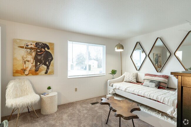 2BR, 1.5BA - 1,052SF