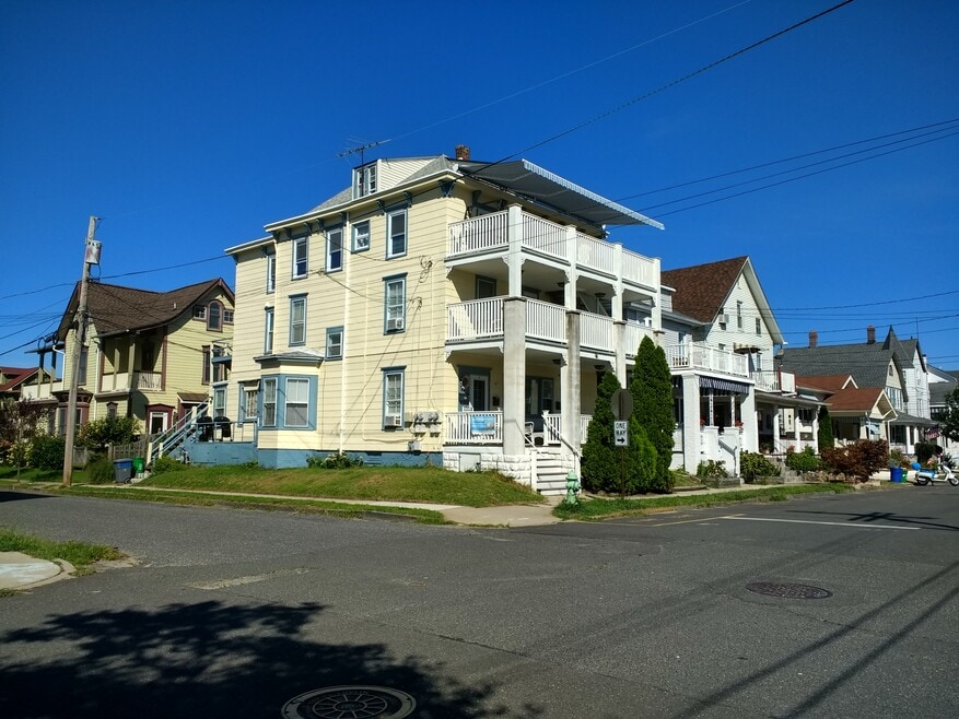 Deck on west side off kitchen