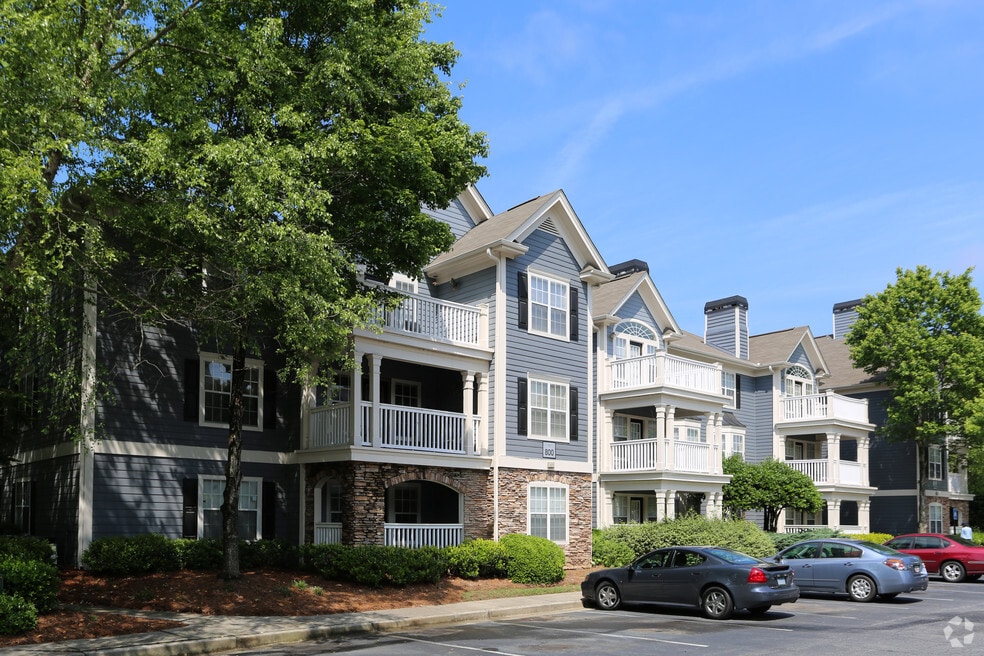 Crestmark Apartments
