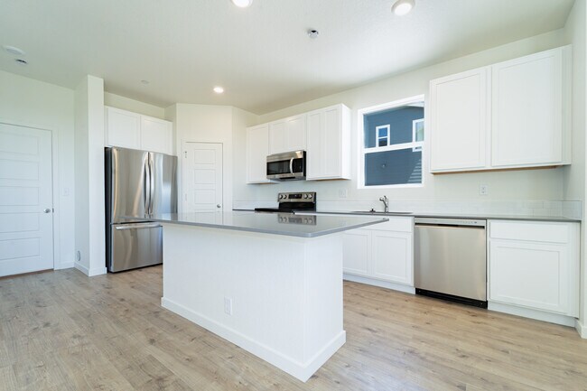 3748 Pinnacles St, Evans, CO 80620 - photo 4