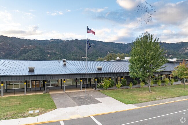 South Umpqua High School offers a great campus with athletic opportunities.