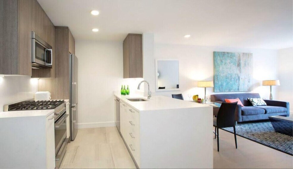 311-329-329 W 50th St unit ID1363102P, New York, NY 10019 - photo 1