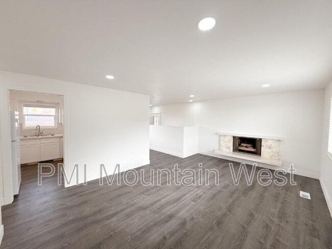 1011 Claremont Dr, Bountiful, UT 84010 - photo 2