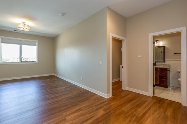 AGORA - 1 BD | 1 BA - LIVING ROOM