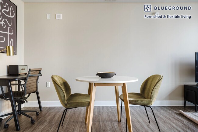 443 New York Ave NW unit FL7-ID876, Washington, DC 20001 - photo 5