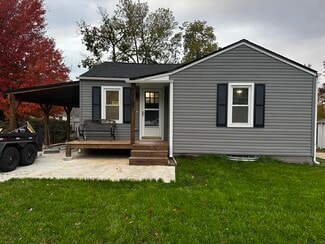 5727 Saylor St, Lincoln, NE 68506