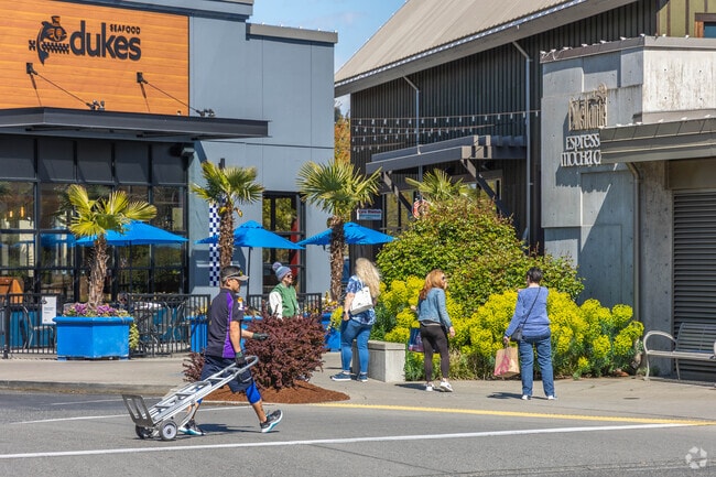 Kent Station is a popular commercial area that residents flock to when the sunshine is beaming.