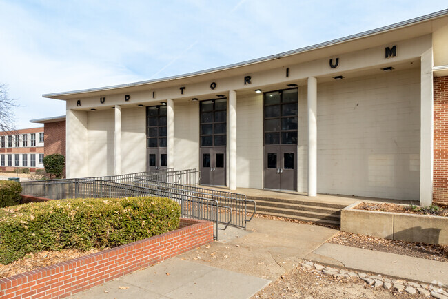 There is an on campus auditorium at White Station High in Memphis.