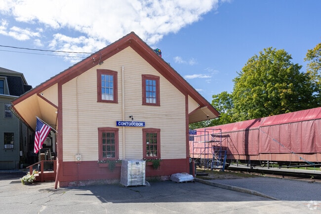 The Railroad Depot sits in the center of Contoocook and offers regular tours.