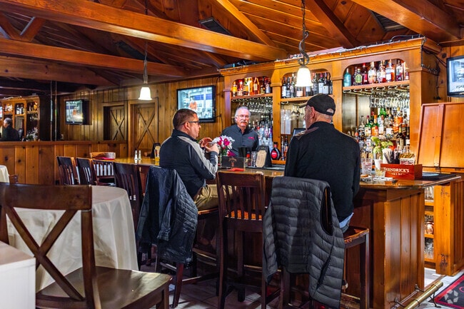 Red Horse opened in 1968 & offers prime cuts in an upscale rustic setting in Frederick Heights/Overlook.