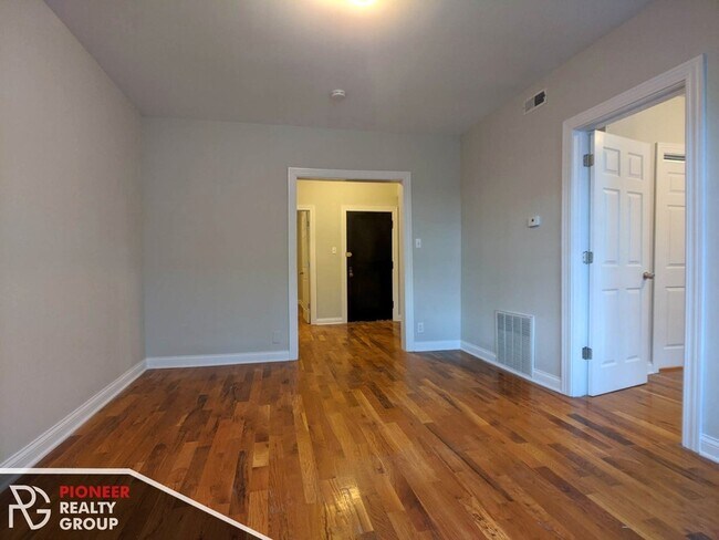 3904 N Janssen Ave unit 3, Chicago, IL 60613 - photo 5