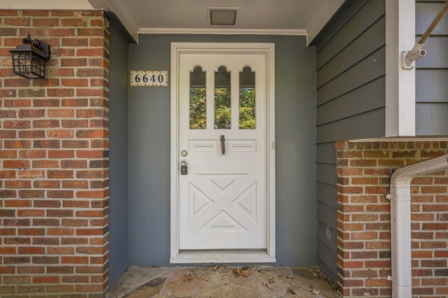 6640 Williamson Dr NE, Atlanta, GA 30328 - photo 3