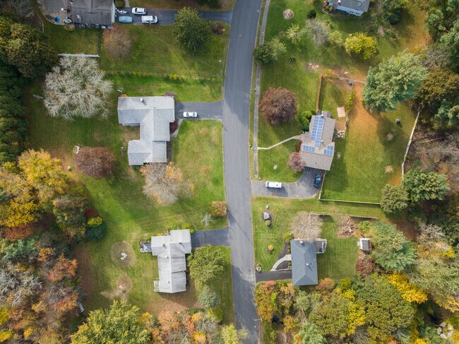 An aerial view of some of the homes you will find in Old Stage Estates showing the lot size.