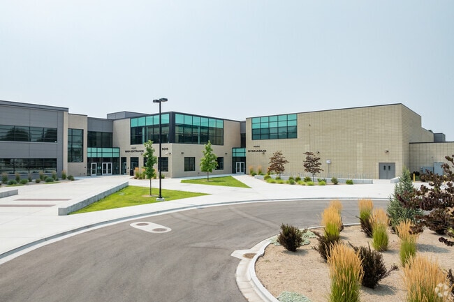 North circle drive at Pierce Park Elementary school.