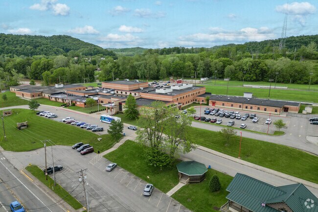 Poca Middle School is a public school that has approximately 300 students with a student teacher ratio of 13 to 1.