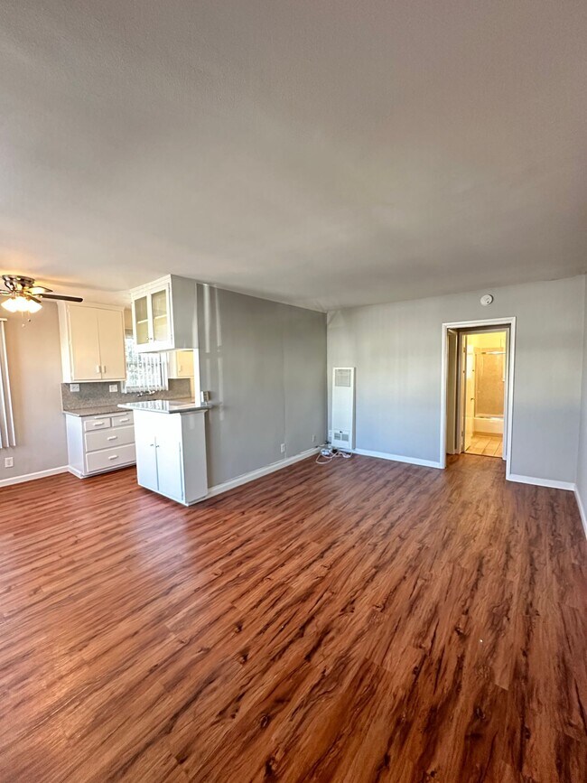 4640 E 4th St unit 4640, Long Beach, CA 90814 - photo 3