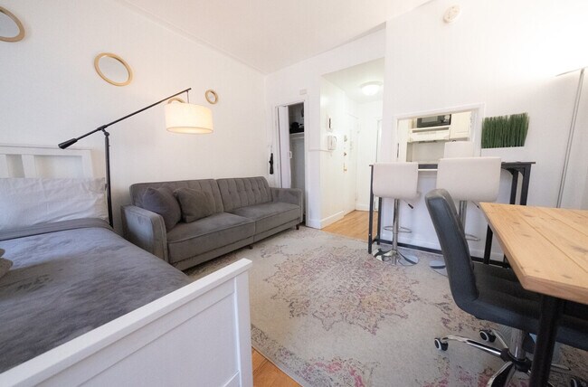 1422 2nd Ave unit ID1031978P, New York, NY 10021 - photo 2