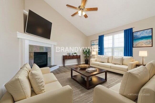 809 Canter St, Raymore, MO 64083 - photo 2