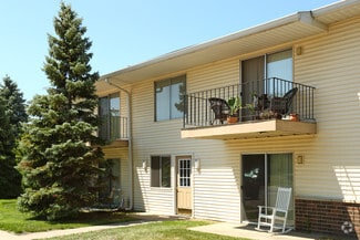 5841 Ambassador Dr, Saginaw, MI 48603