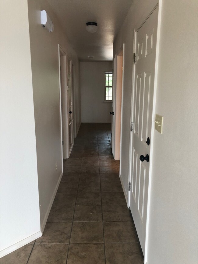 240 Ashley Dr unit 260 Ashley Drive, Russellville, AR 72802 - photo 5