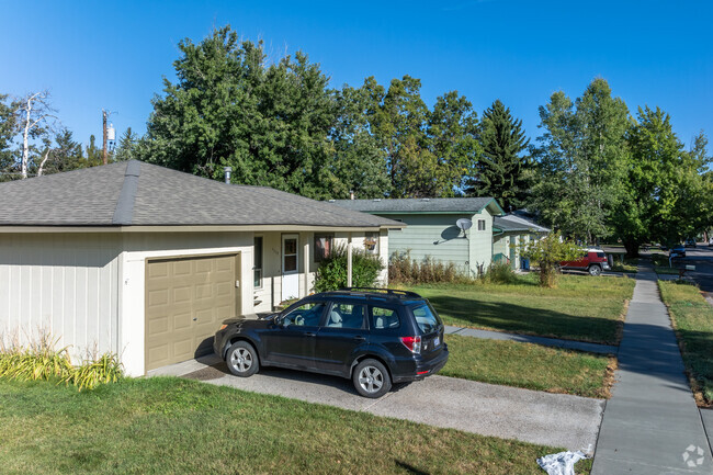 There are many ranch style homes in the Bozeman Creek neighborhood.