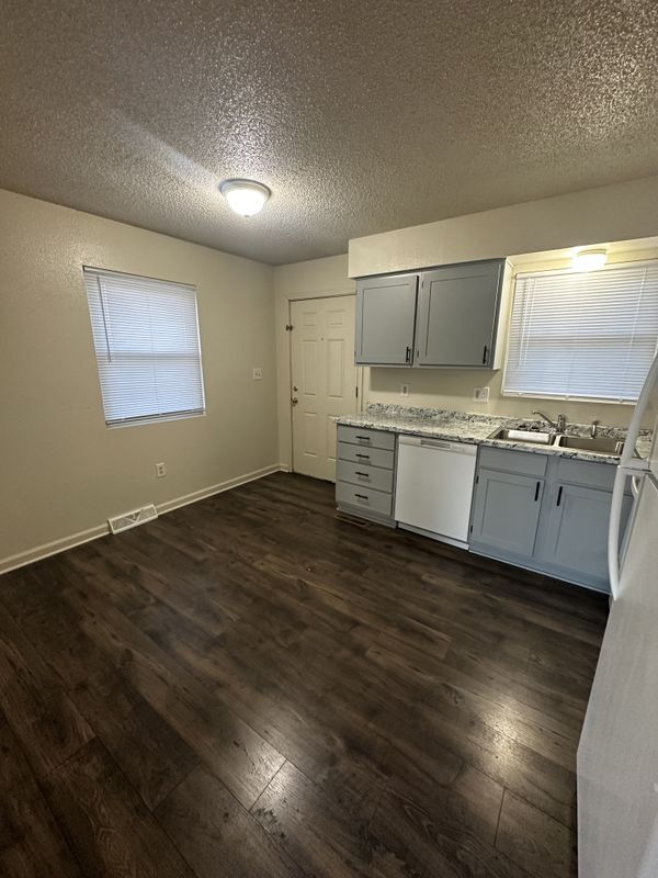 3237 N 84th Terrace, Kansas City, KS 66109 - photo 3