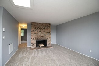 1118 SE Rhone St Unit 4, Portland, OR 97202