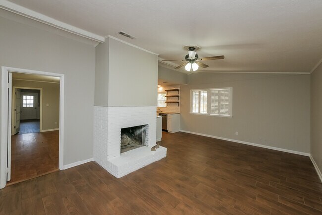 102 Griffith Ave, Prattville, AL 36066 - photo 4