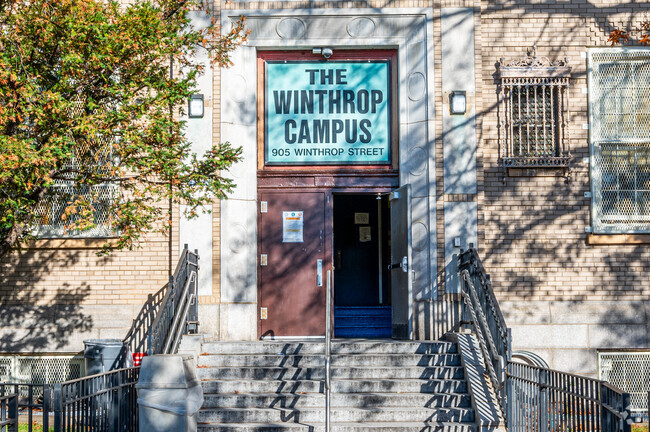 Kings Collegiate Charter School is a great school locate din Brooklyn