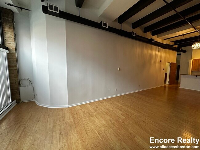 254 Friend St unit 7, Boston, MA 02114 - photo 4