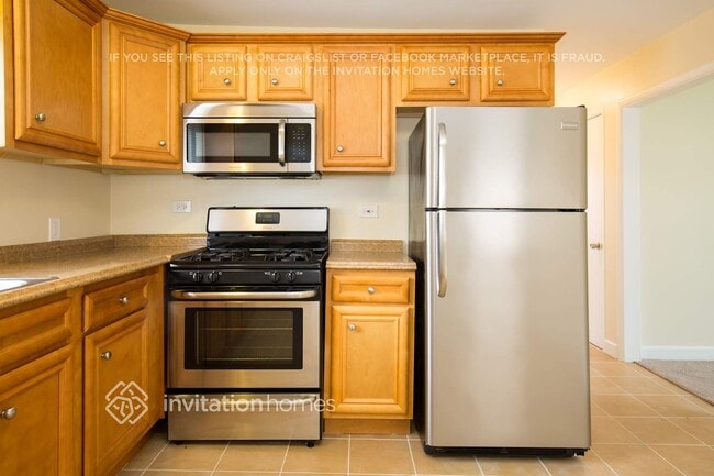 7928 Menard Ave, Burbank, IL 60459 - photo 3