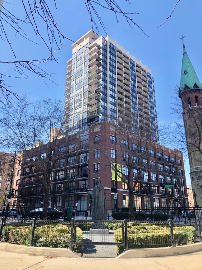 210 S Desplaines St Unit 1907, Chicago, IL 60661