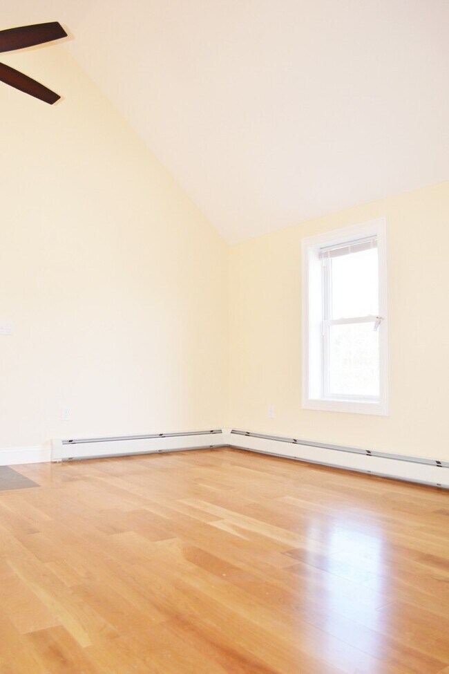 220 North Ave unit 2, Burlington, VT 05401 - photo 7